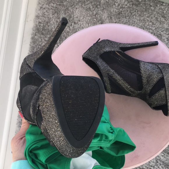 Jessica Simpson silver & black heels - Picture 3 of 3